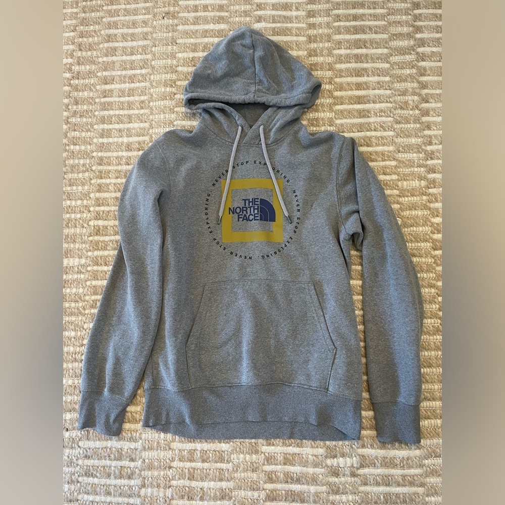 Men’s The North Face Hoodie Size Small in EUC